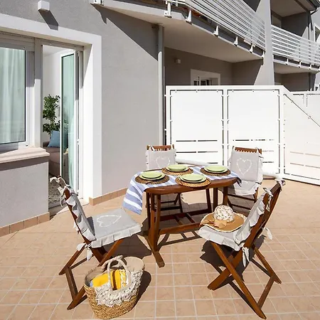 Apartament Miramare *